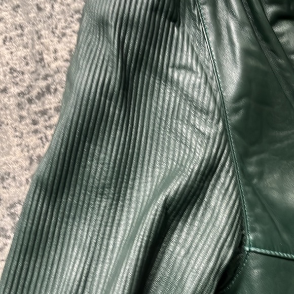 Woman’s full length forest green leather coat - Picture 2 of 4